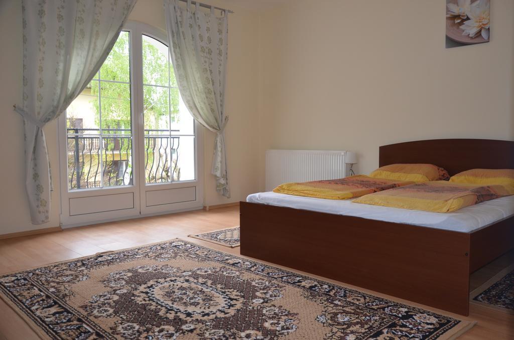 Villa Ladver Hévíz Rom bilde